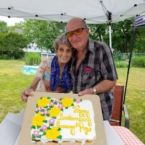 Meet your Posher, Dee